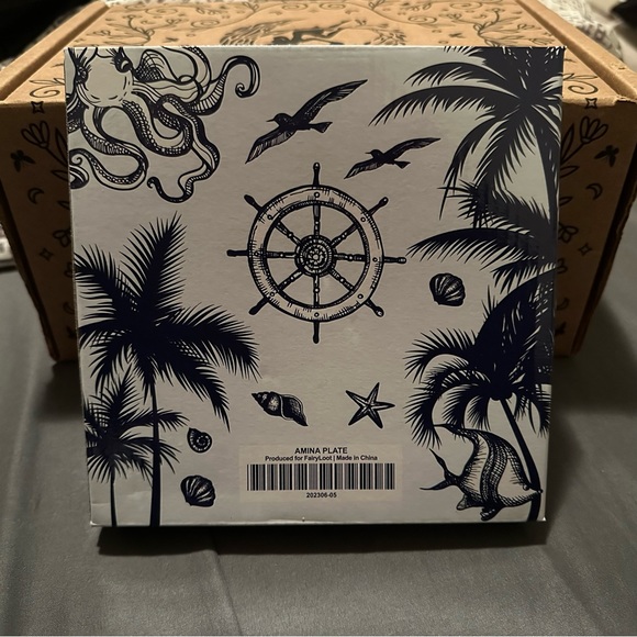 FAIRYLOOT Ceramic Plate June 2023 box - Picture 3 of 4